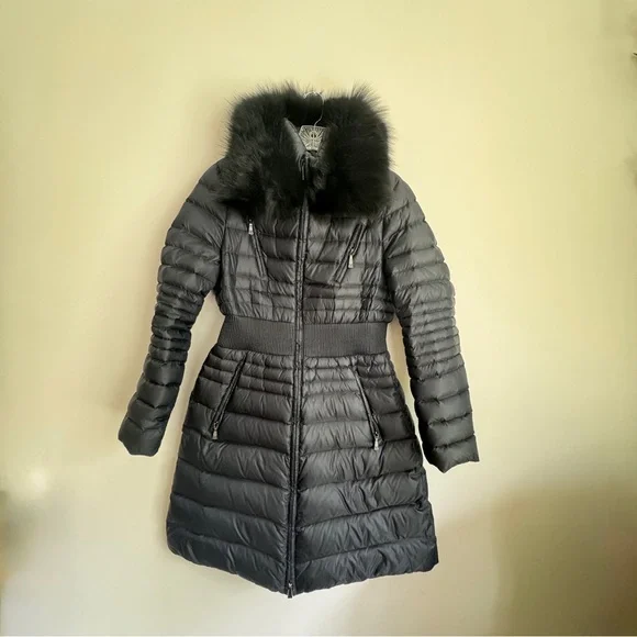 Women's Black Puffer Coat with Faux Fur Collar - Picture 2 of 5